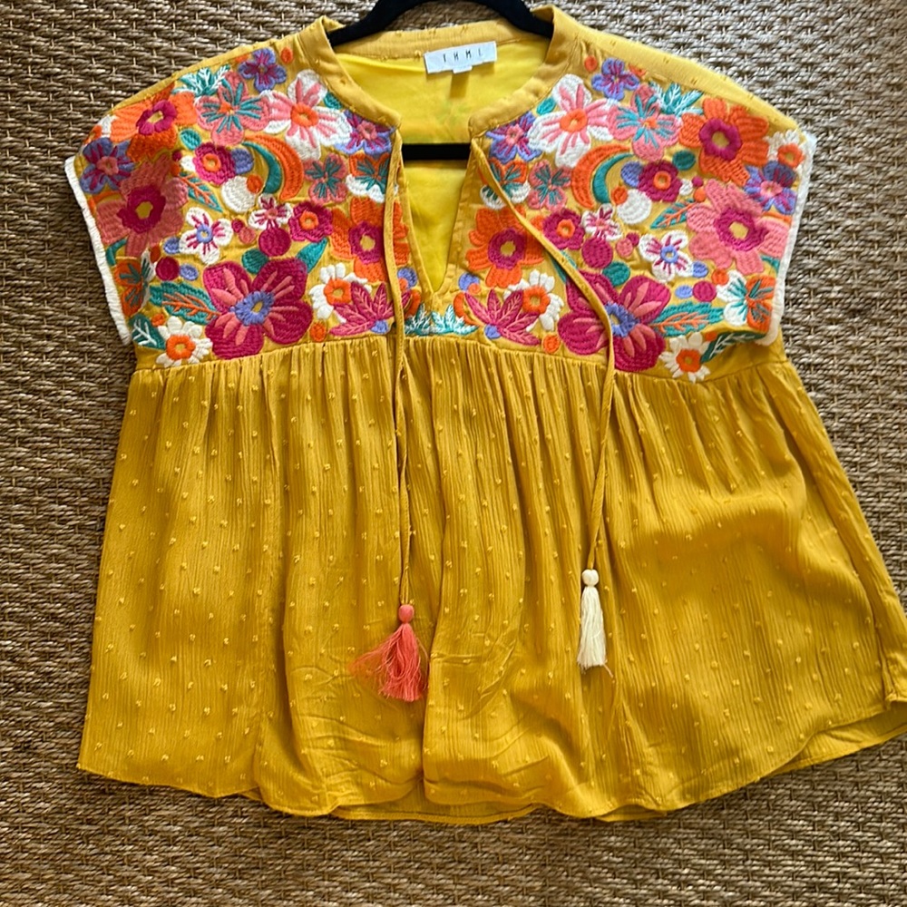 Cute summery Mexican top